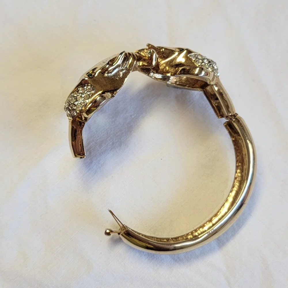 Vintage Double Elephan Bracelet Gold Tone Hinge Open Emerald Green Eyes